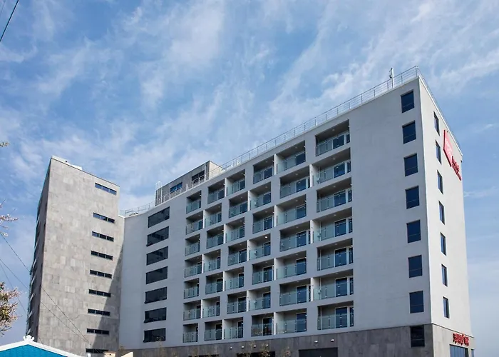 Co-Op City Hotel Harborview